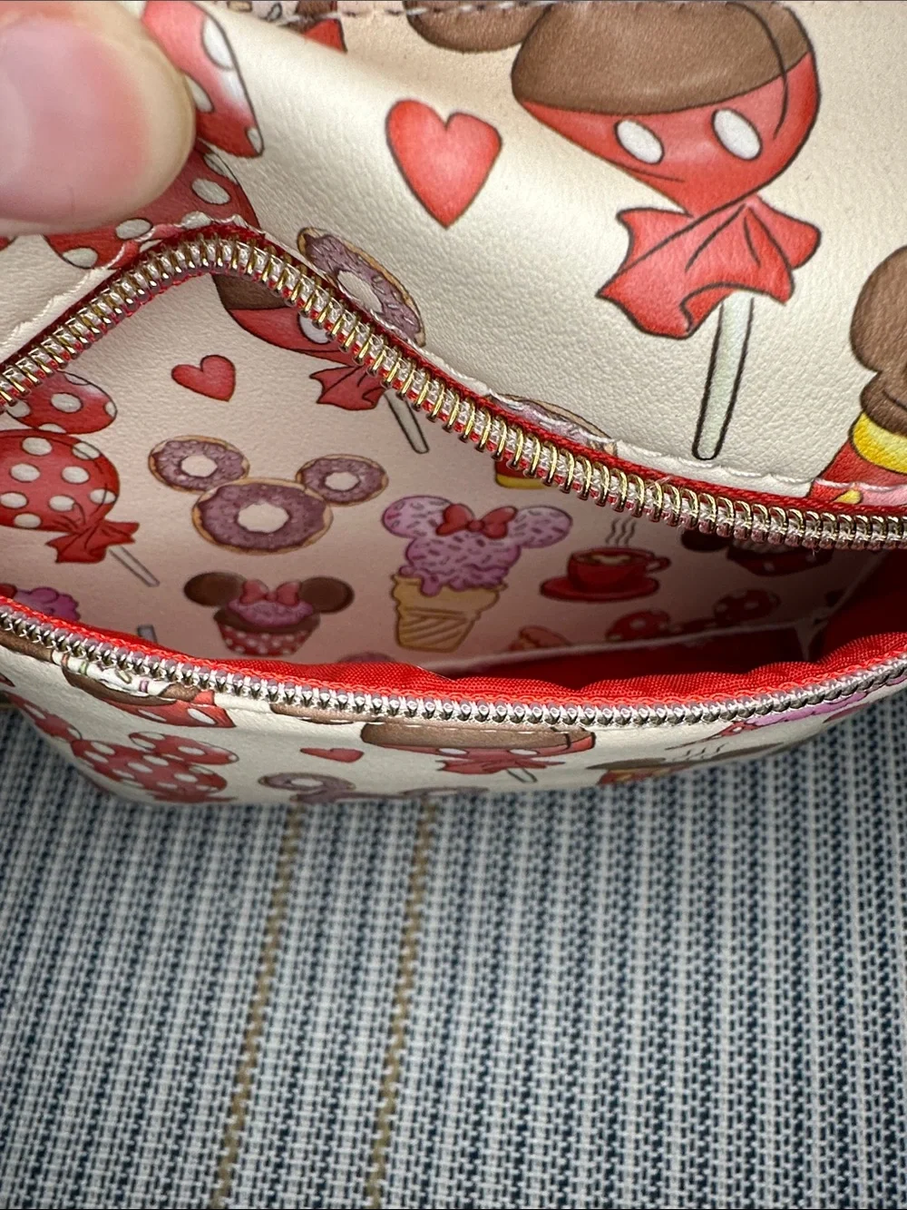 NWT Disney Mickey and Minnie Treats Loungefly